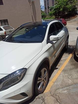 MERCEDES-BENZ GLA 200 1.6 CGI VISION 16V TURBO FLEX 4P AUTOMÁTICO